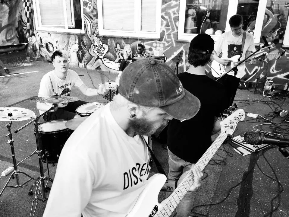 DISSIDENZ.